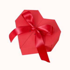 קופסת מתנה בצורת לב עם פפיון - אדום 1