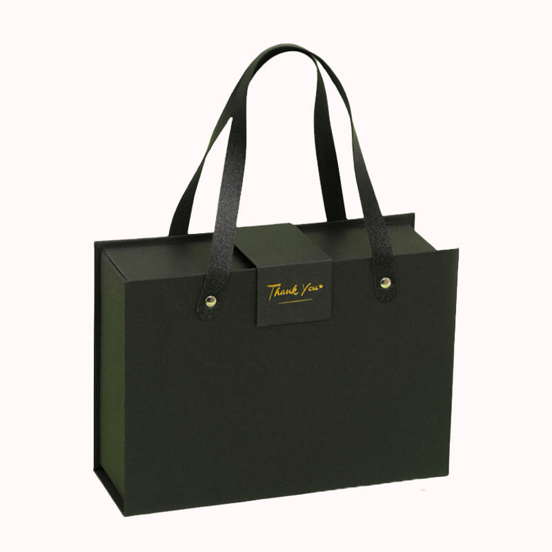 מארז מתנה תיק מותג יוקרתי - שחור 18/25/8.5 1