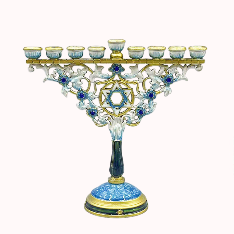 חנוכיית מגן דוד כחול-לבן עם עיטורי פרחים 1