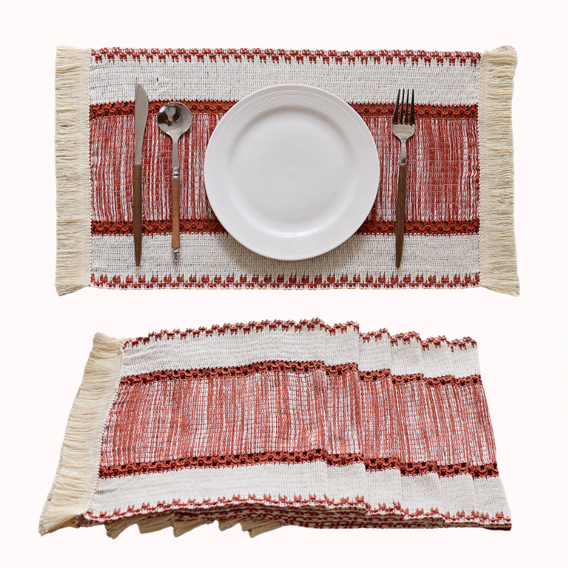סט 4 פלייסמטים ארוגים בסגנון בוהו - פסים אדומים עם פרנזים 1