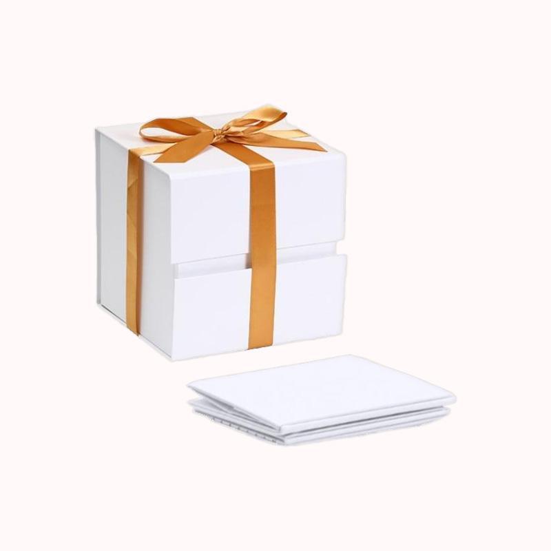 מארז מתנה מתקפלת לבנה עם סרט - 18/18/18 ס"מ 1