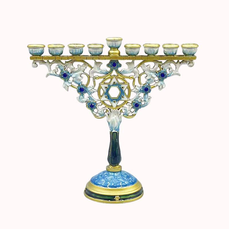 חנוכיית מגן דוד כחול-לבן עם עיטורי פרחים 1
